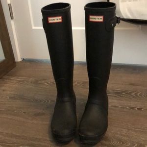 Black matte Hunter boots